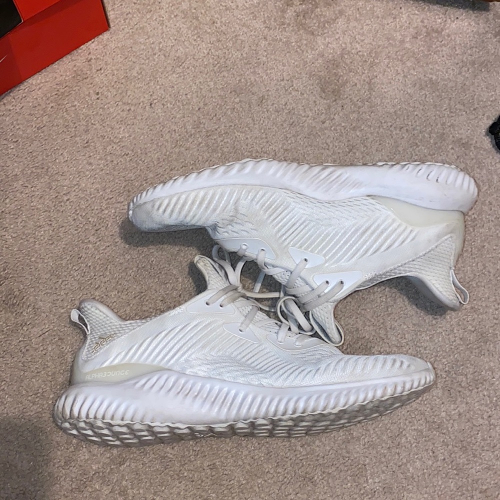 Adidas alphabounce